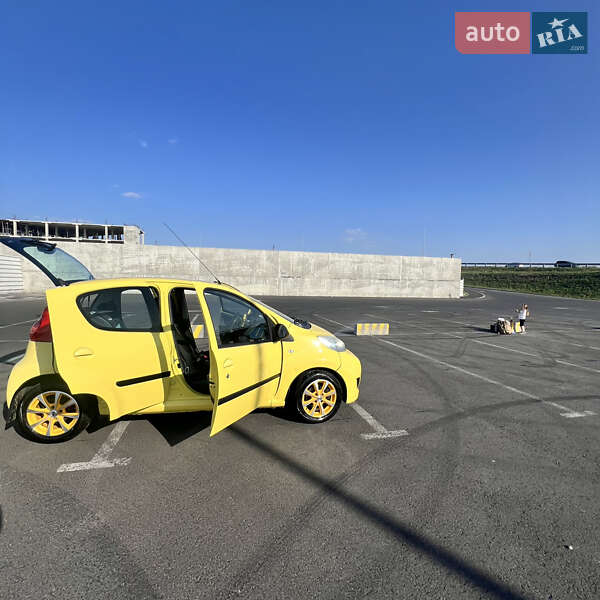Хетчбек Peugeot 107 2010 в Львові