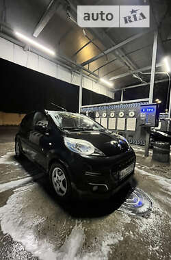 Хэтчбек Peugeot 107 2012 в Киеве