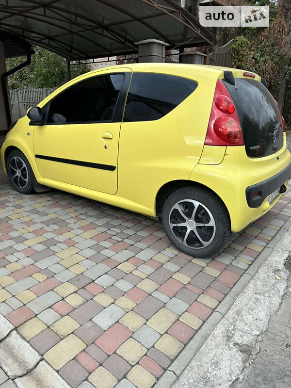 Хэтчбек Peugeot 107 2011 в Запорожье