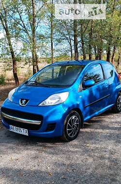 Хэтчбек Peugeot 107 2011 в Кривом Роге