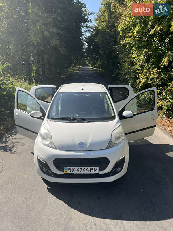 Хетчбек Peugeot 107 2014 в Старокостянтинові