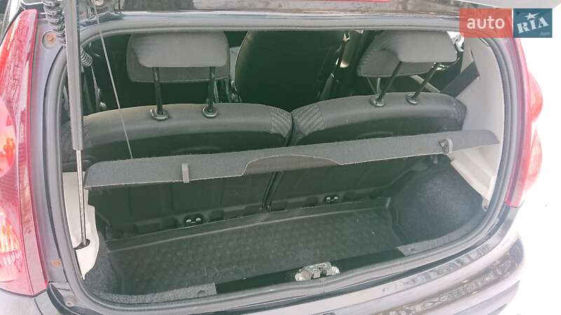 Хетчбек Peugeot 107 2012 в Івано-Франківську