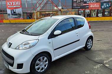 Хетчбек Peugeot 107 2011 в Житомирі