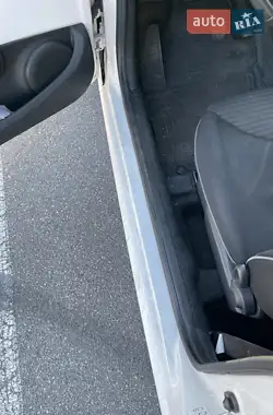 Peugeot 107 2012