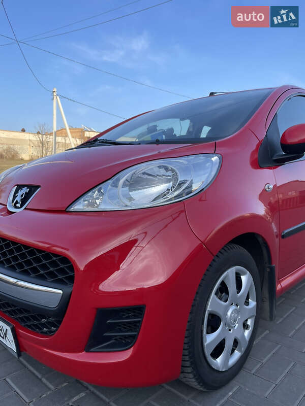 Хетчбек Peugeot 107 2011 в Кропивницькому