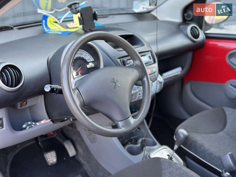 Хетчбек Peugeot 107 2011 в Кропивницькому