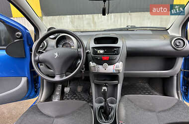 Хетчбек Peugeot 107 2011 в 