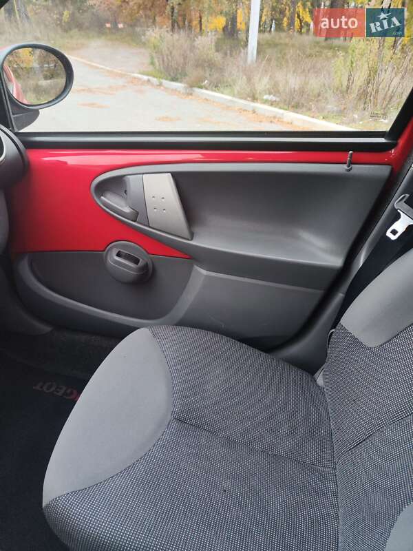 Хэтчбек Peugeot 107 2007 в Чернигове
