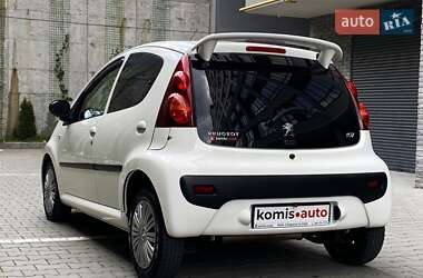 Хетчбек Peugeot 107 2013 в 