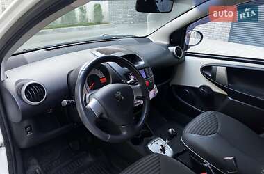 Хетчбек Peugeot 107 2013 в 