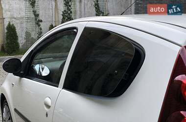 Хетчбек Peugeot 107 2013 в 