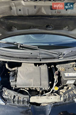 Хэтчбек Peugeot 107 2011 в 