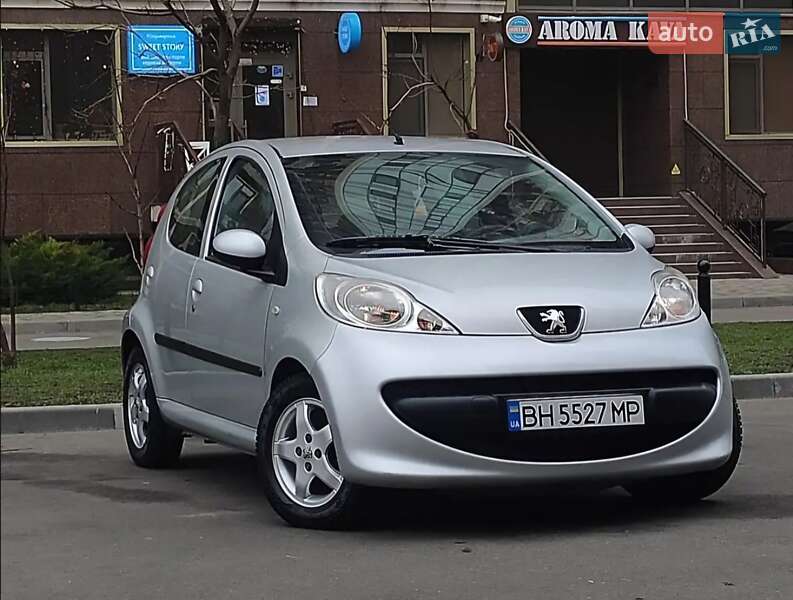 Хетчбек Peugeot 107 2008 в Подільську