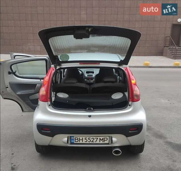Хетчбек Peugeot 107 2008 в Подільську