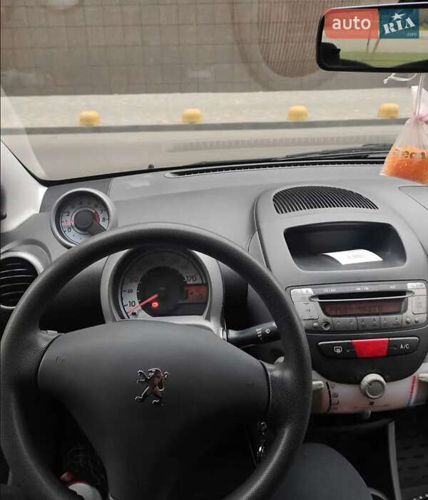 Хетчбек Peugeot 107 2008 в Подільську