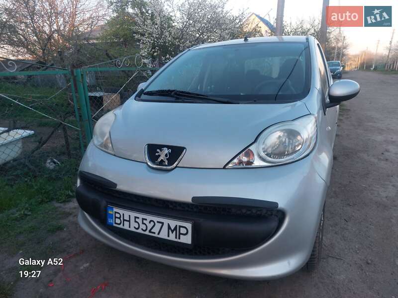 Хетчбек Peugeot 107 2008 в Подільську