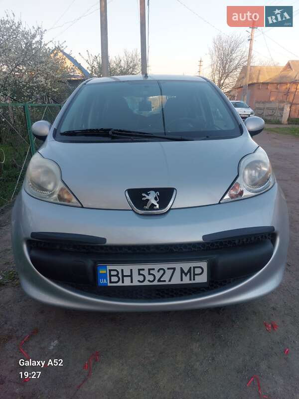 Хетчбек Peugeot 107 2008 в Подільську