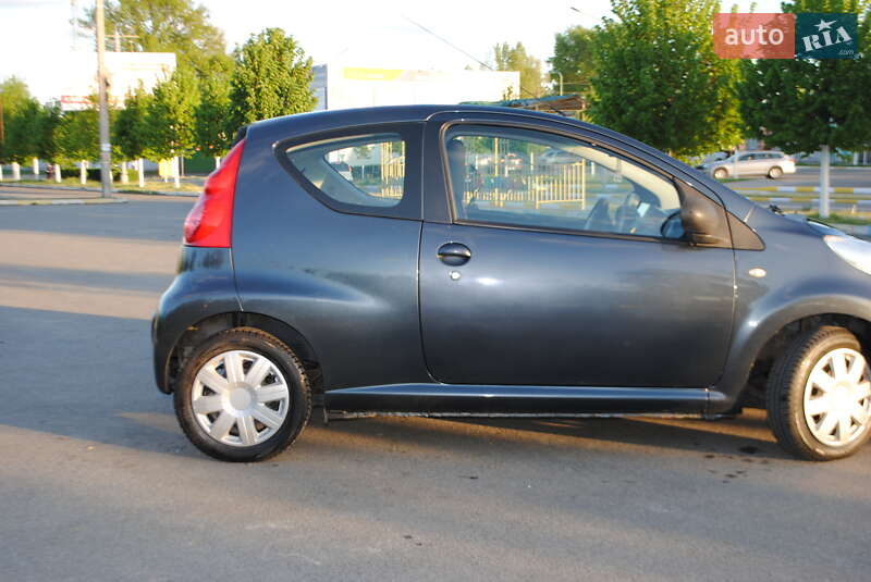 Хэтчбек Peugeot 107 2009 в Буче