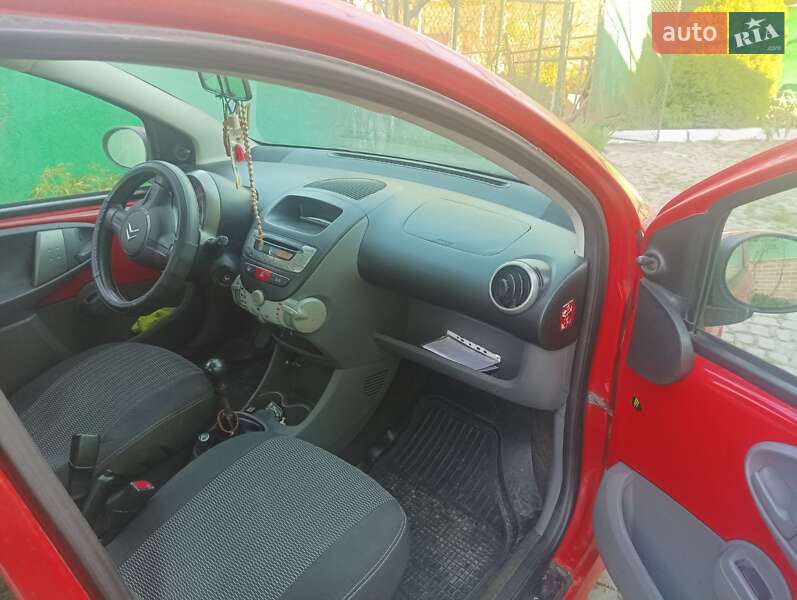 Хэтчбек Peugeot 107 2011 в Хусте