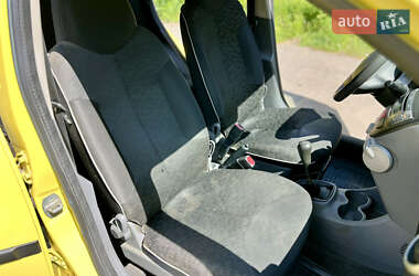 Хетчбек Peugeot 107 2012 в 