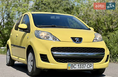Хетчбек Peugeot 107 2012 в 