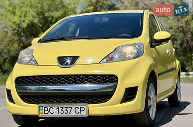 Хетчбек Peugeot 107 2012 в 
