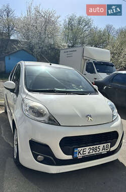 Хэтчбек Peugeot 107 2012 в Буче