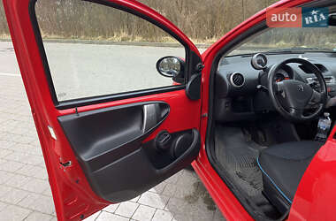 Хетчбек Peugeot 107 2013 в 