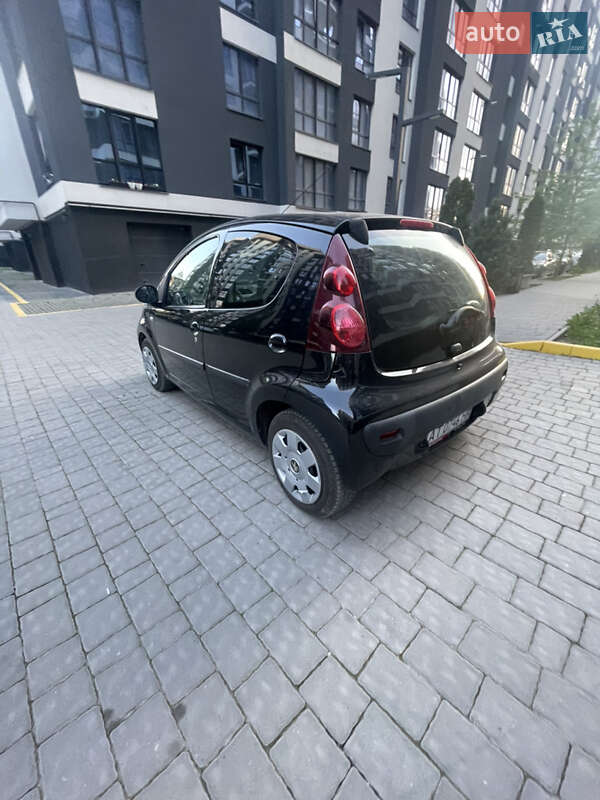 Хетчбек Peugeot 107 2013 в Івано-Франківську