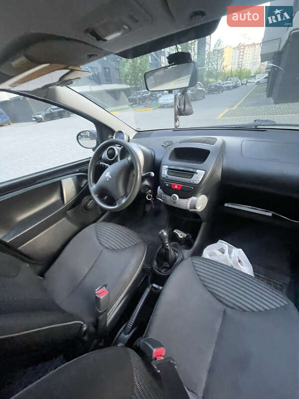 Хетчбек Peugeot 107 2013 в Івано-Франківську