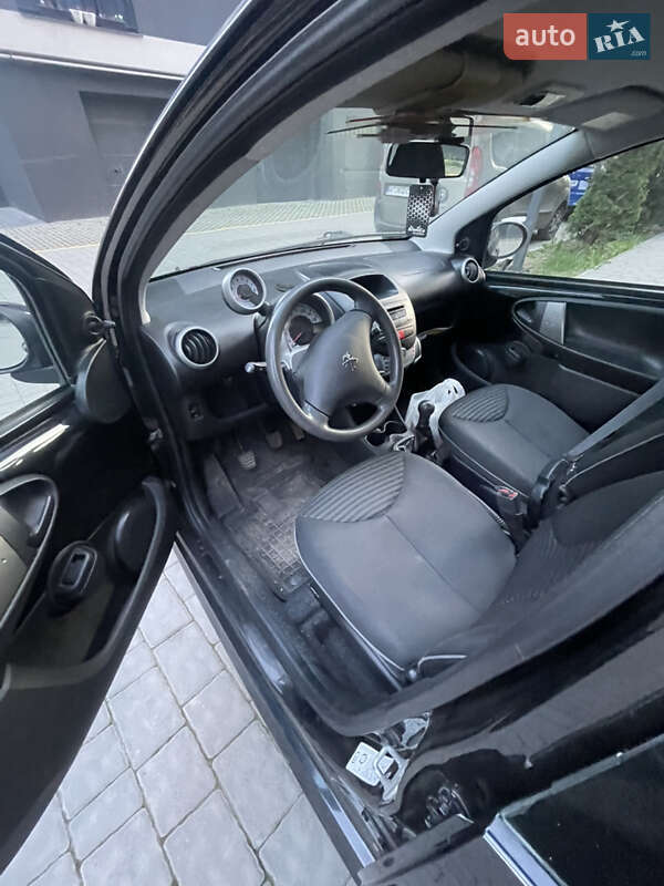 Хетчбек Peugeot 107 2013 в Івано-Франківську