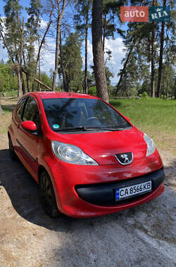 Хэтчбек Peugeot 107 2005 в 