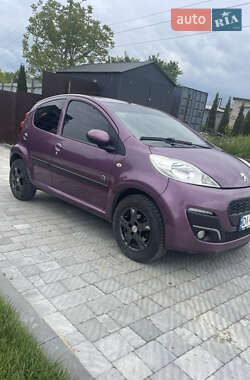 Хетчбек Peugeot 107 2013 в 