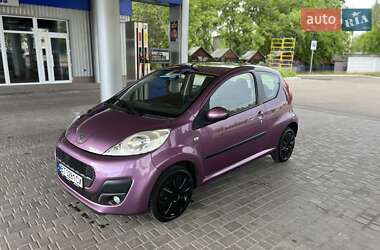 Хетчбек Peugeot 107 2012 в 