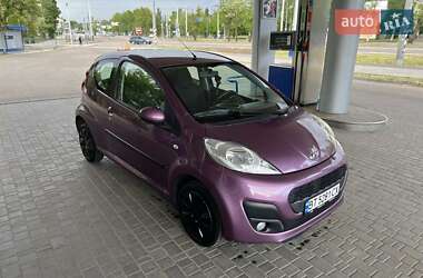 Хетчбек Peugeot 107 2012 в 