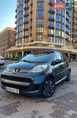 Хэтчбек Peugeot 107 2010 в Киеве