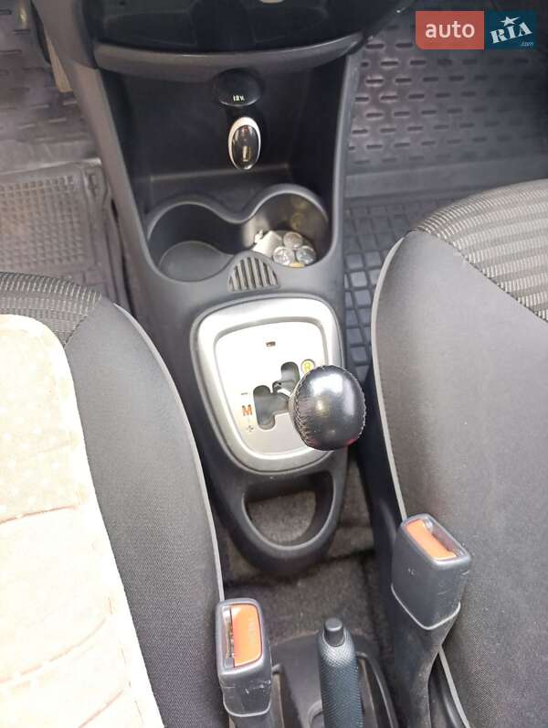 Хэтчбек Peugeot 107 2013 в Карловке