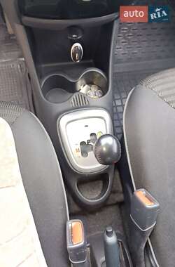 Хэтчбек Peugeot 107 2013 в 