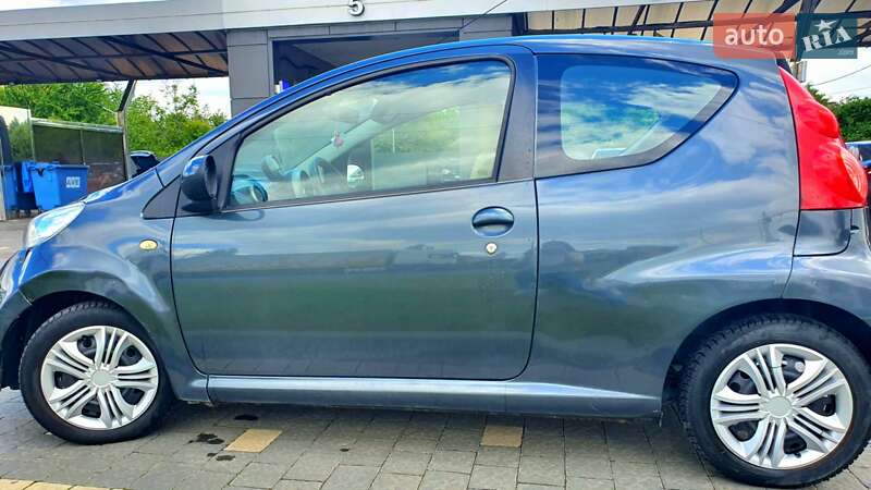 Хетчбек Peugeot 107 2008 в Ужгороді