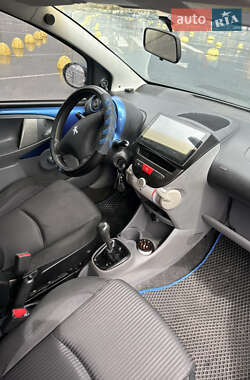 Хэтчбек Peugeot 107 2007 в 