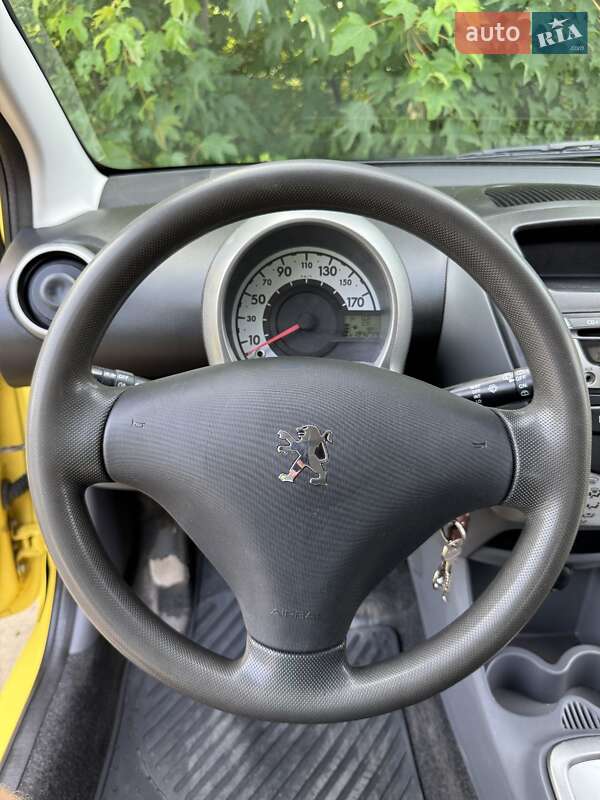 Хетчбек Peugeot 107 2011 в Дрогобичі