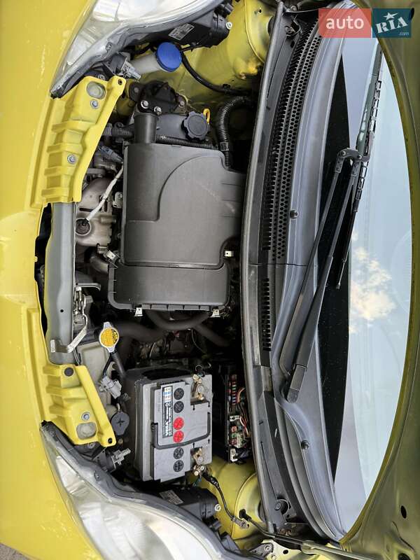 Хетчбек Peugeot 107 2011 в Дрогобичі
