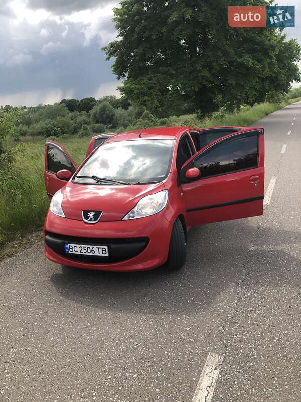 Хетчбек Peugeot 107 2007 в Щирце