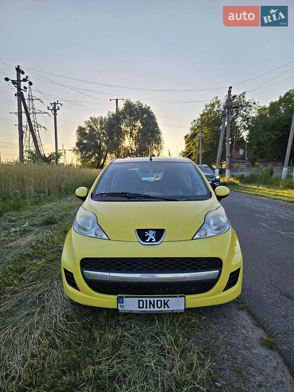 Хэтчбек Peugeot 107 2011 в Киеве