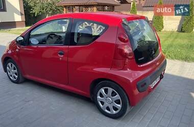 Хэтчбек Peugeot 107 2011 в 