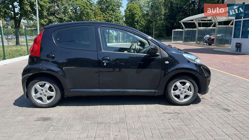 Хетчбек Peugeot 107 2011 в Києві