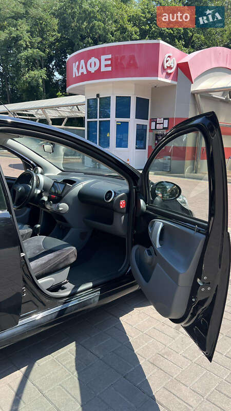 Хетчбек Peugeot 107 2011 в Києві