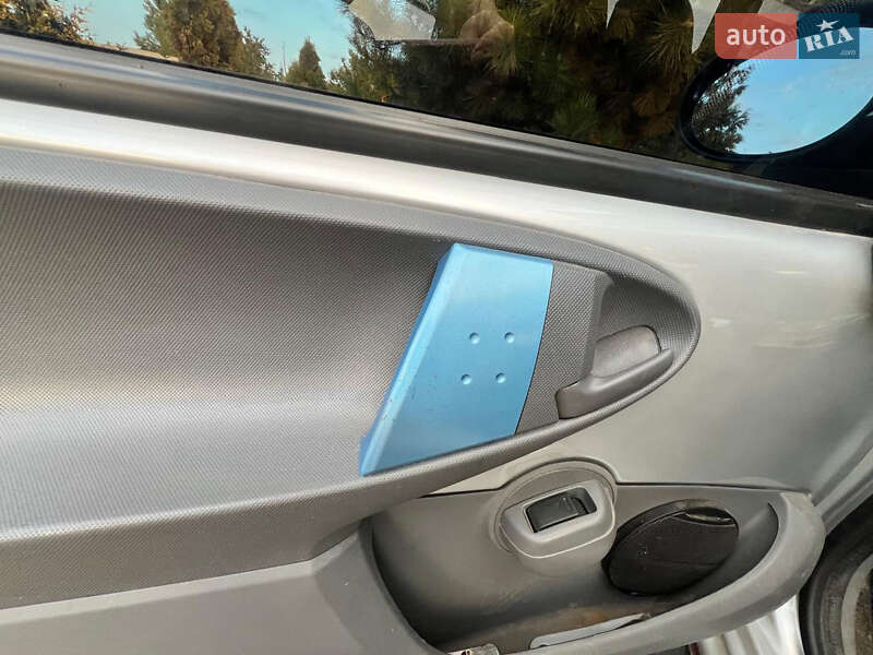 Хэтчбек Peugeot 107 2010 в Днепре