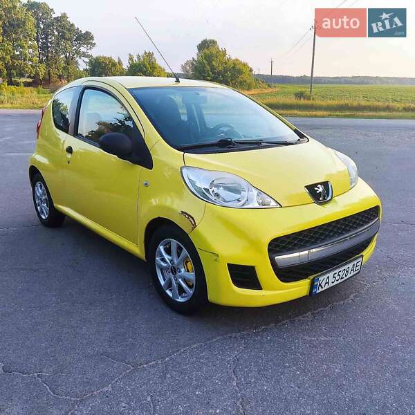 Хэтчбек Peugeot 107 2009 в Киеве