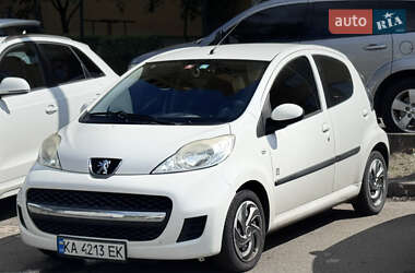 Хэтчбек Peugeot 107 2010 в Киеве